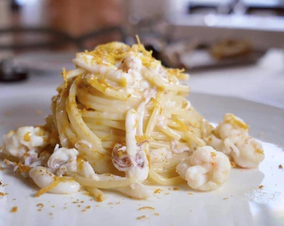 Ristorante Hotel Lucia - 100 Mt Dal Mare Джулианова Екстериор снимка