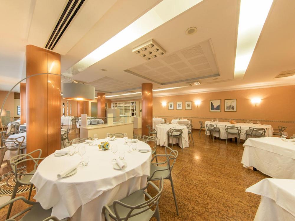 Ristorante Hotel Lucia - 100 Mt Dal Mare Джулианова Екстериор снимка